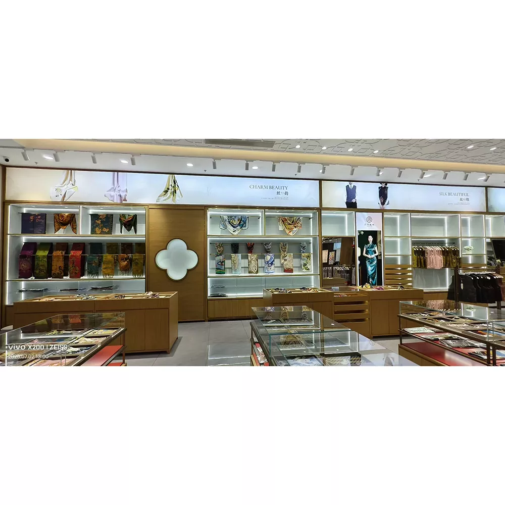 Udstillingsstativ til dametøj i glas