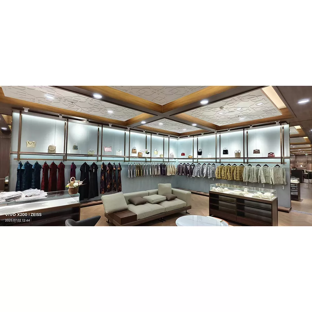 Udstillingsstativ i jern til dametøj